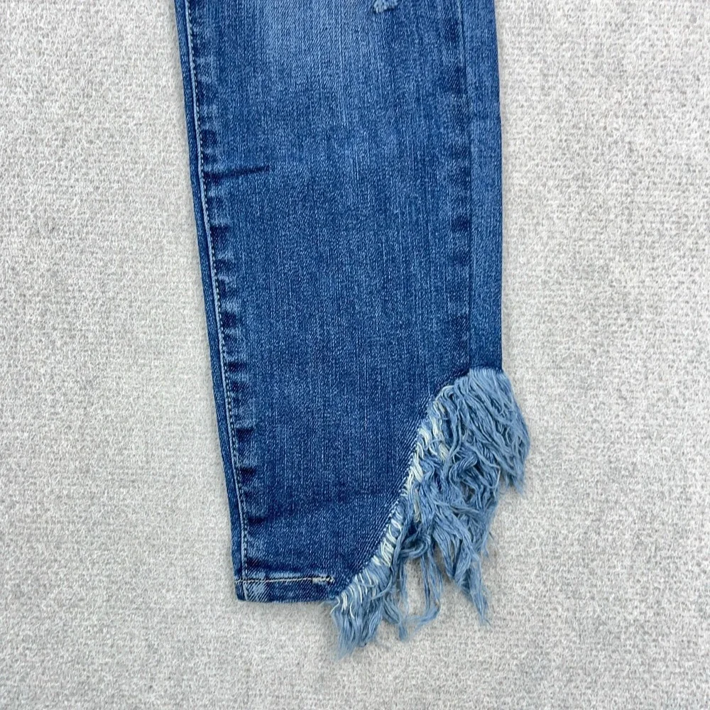 Judy Blue includes item